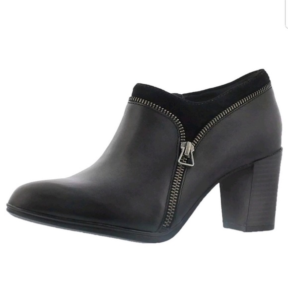 CLARKS | Araya Morgan Black Leather Ankle Boots - Picture 9 of 10